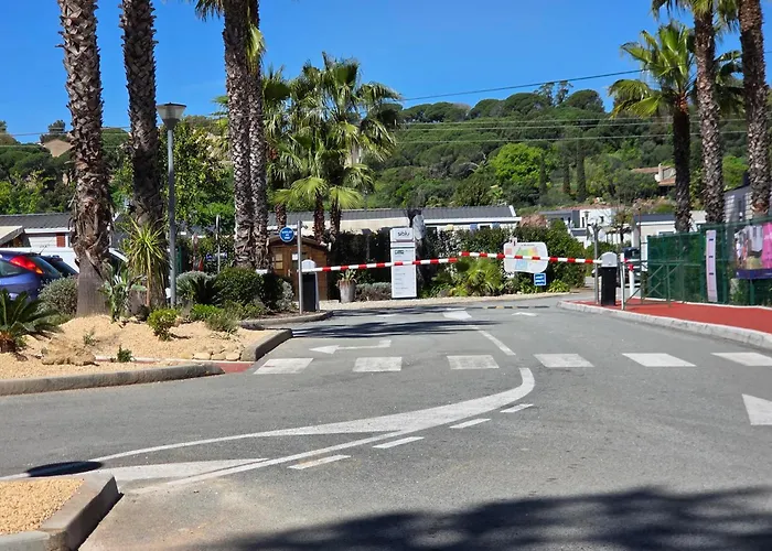 مكان تخييم Le Plein De Bonheur Fréjus